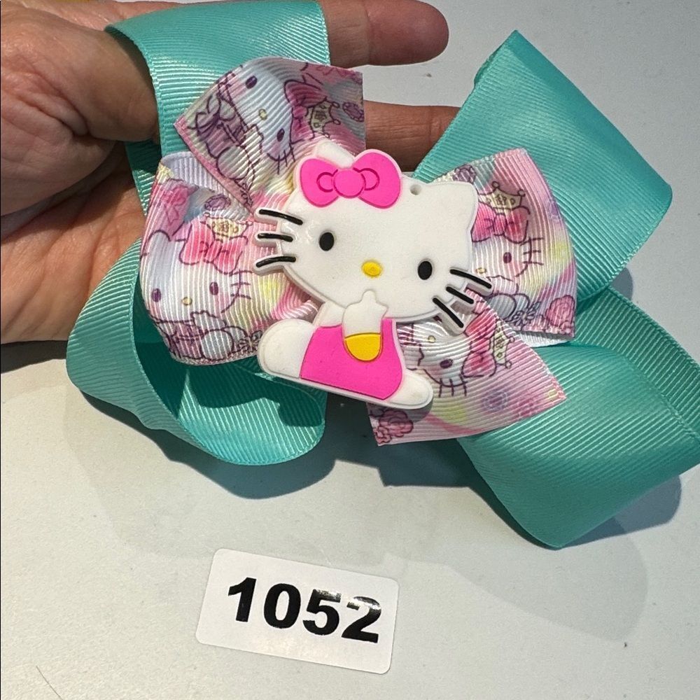 1052 Mint Green‎ Color Hello Kitty Hair Bow Alligator Clip